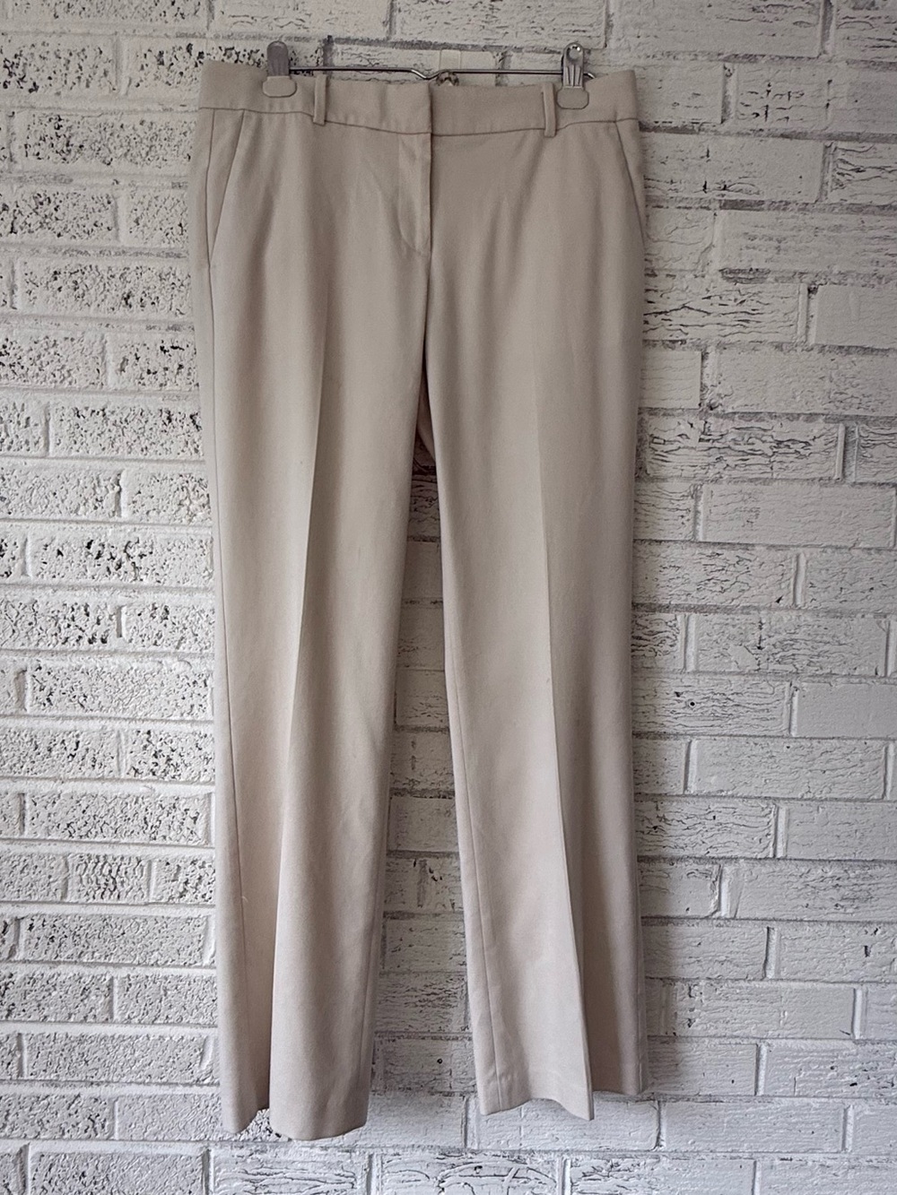 Ann Taylor Devin Fit Straight Leg Pants in Light Beige *Size 10* 0073